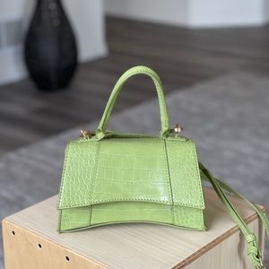 URBAN EXPRESSIONS Lucas Crossbody Bag